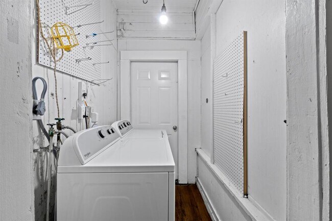 Building Photo - 1117 Enfield Rd