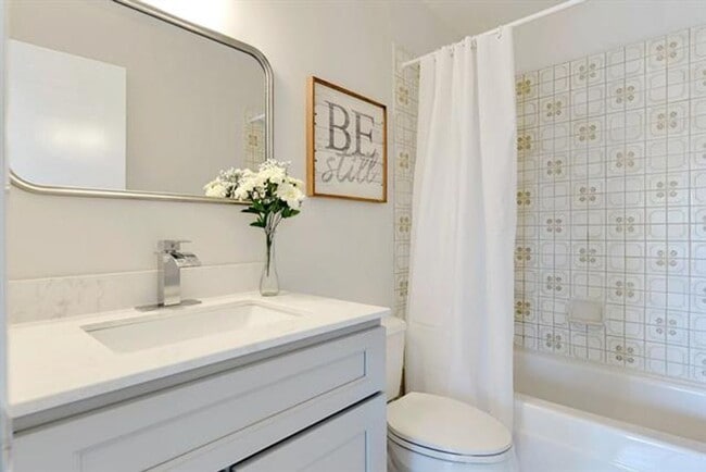Building Photo - Cute Home in Blossom Hill with A/C, Fresh ...