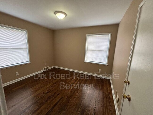 Building Photo - 2309 Byron St