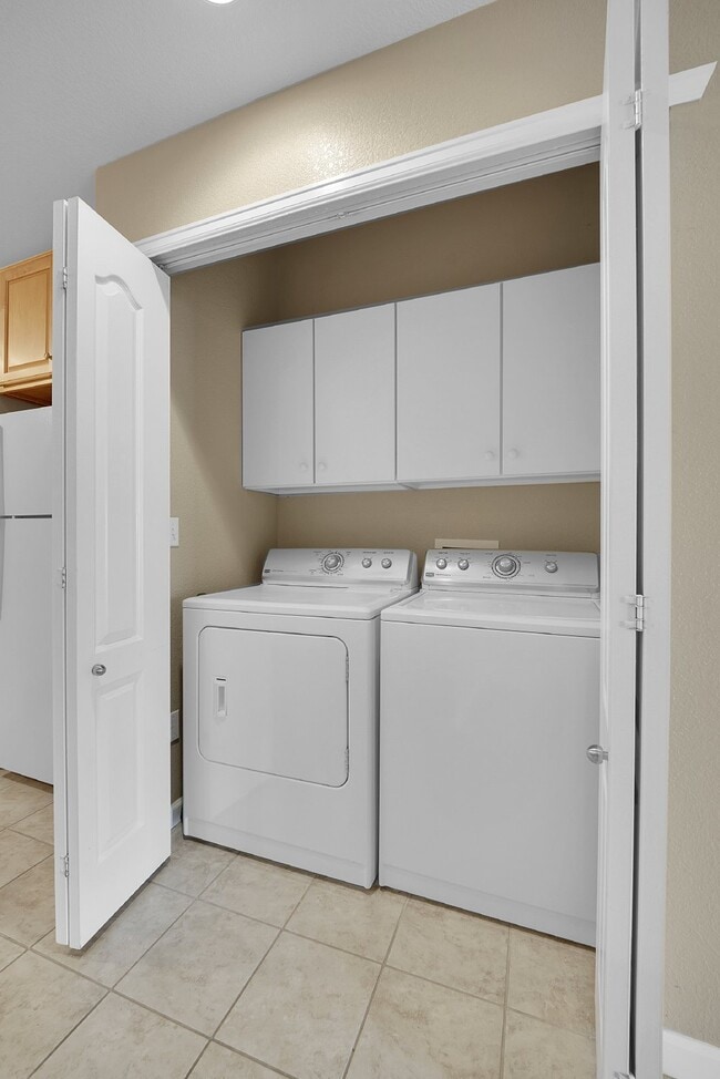 Building Photo - $1,795.00, 1- 1-bedroom, 1-bathroom Condo ...