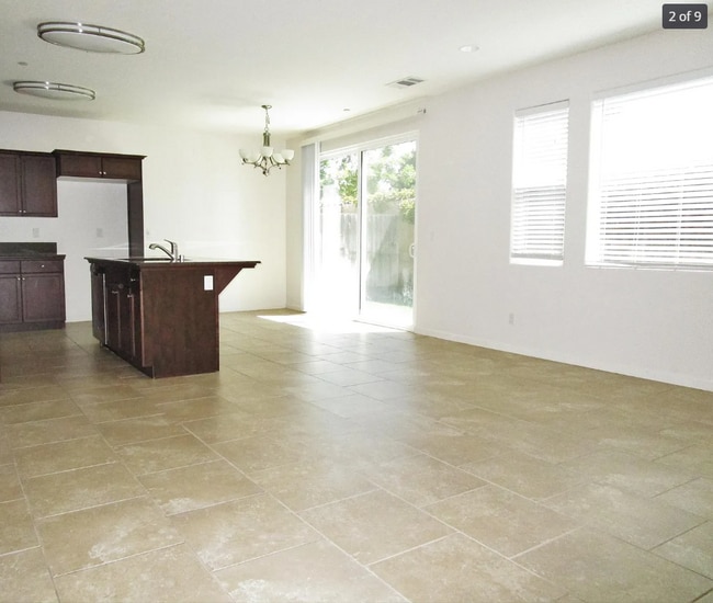 Building Photo - 2315 Warhol Ave