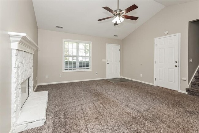 Building Photo - 64 Maple Hill Dr