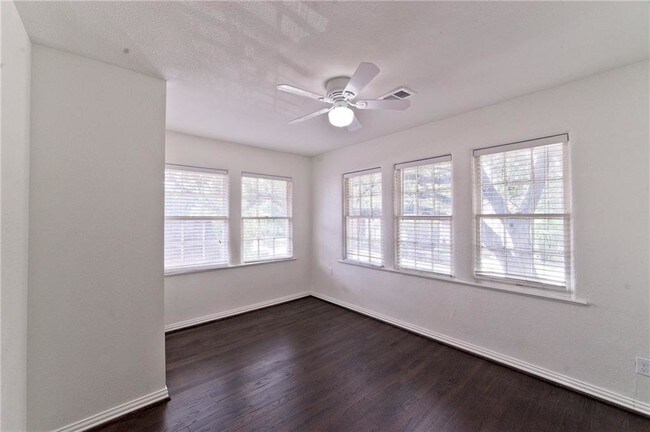 Building Photo - 4422 Emerson Ave