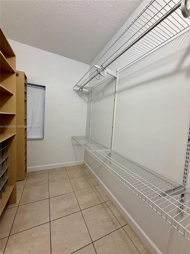 Building Photo - 13424 SW 122nd Ave