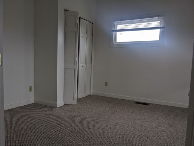 Building Photo - 802 Cottage St