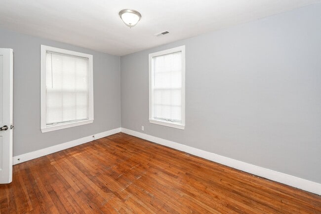 Building Photo - 3 Bedroom, 1 Bathroom Home in Dorchester Terrace - North Charleston