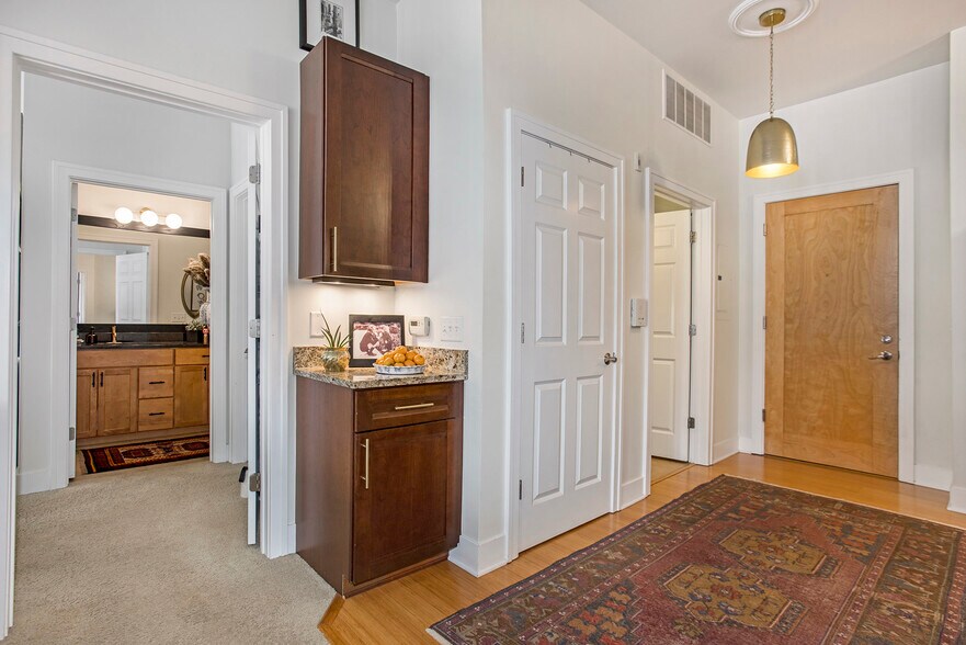 Entryway - 430 Union Ave NE