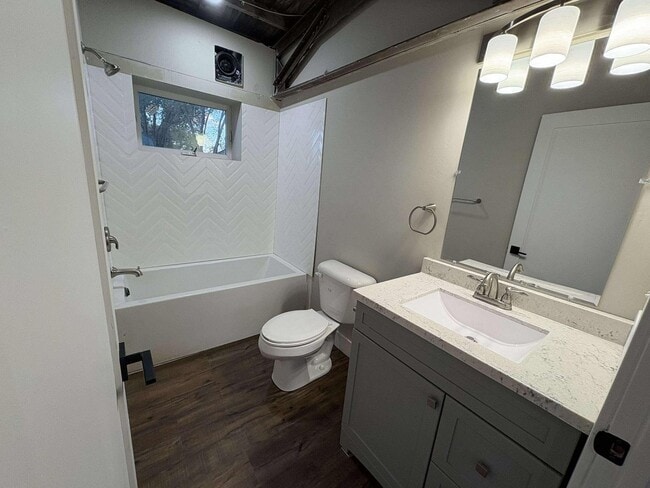 Building Photo - Cute studio