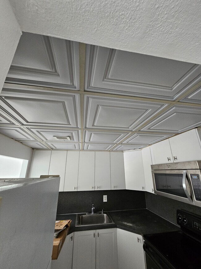 Primary Photo - 1825 W 44th Pl