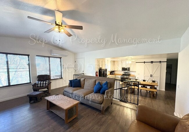 Building Photo - Cozy 3-Bedroom 2-Bath Retreat Nestled in the Trees!