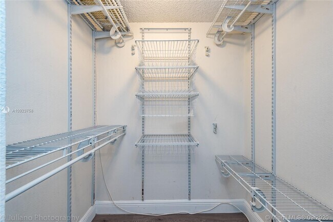 Building Photo - 2101 S Ocean Dr