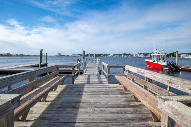 Building Photo - TIME TO SECURE YOUR BOATER'S PARADISE FOR THE FALL OF '25-SPRING OF '26