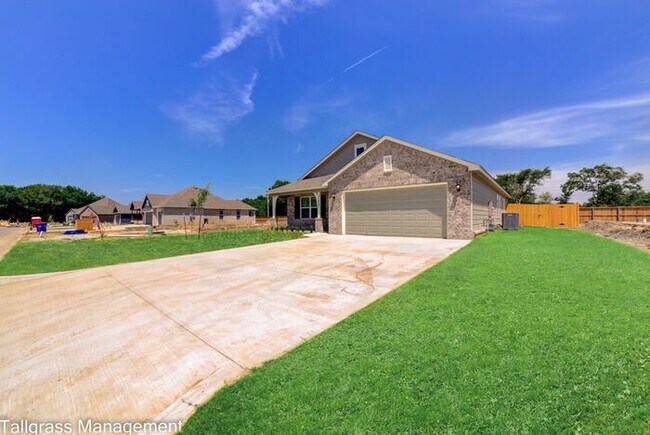 Building Photo - $2,250/mo | 4 Bed, 2.5 Bath | MOVE IN SPECIAL