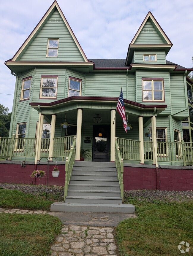 Building Photo - 24 Shady Ave