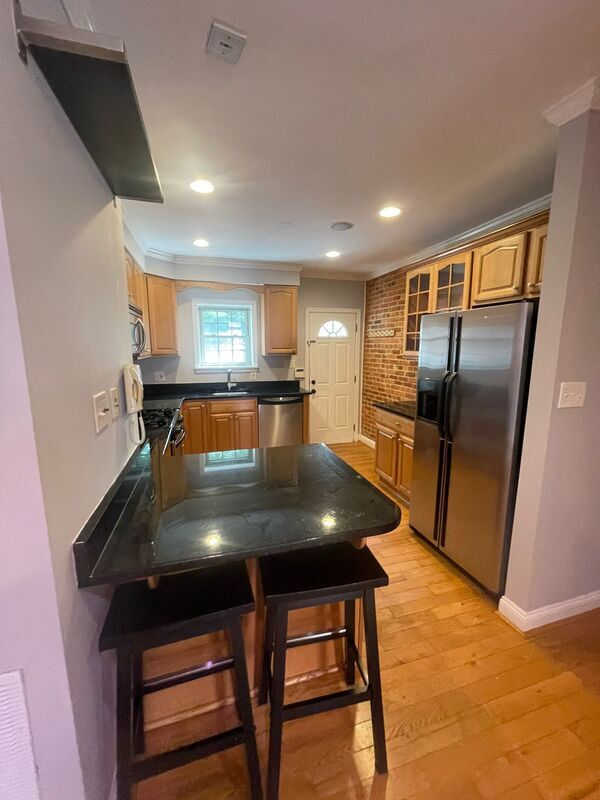 Building Photo - 111 N Rose St