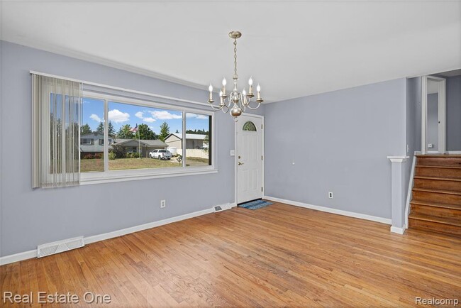 Building Photo - 348 Decca Dr