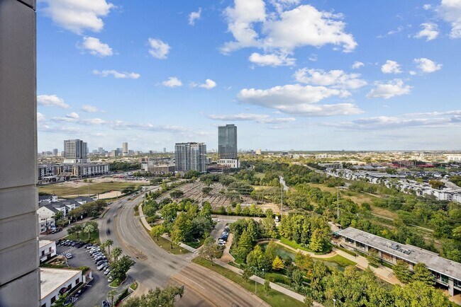 Building Photo - 3333 Allen Pkwy