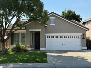 Building Photo - ***COMING SOON*** SINGLE STORY 3 BEDROOM I...