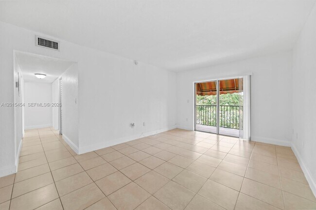 Building Photo - 525 W 69th St