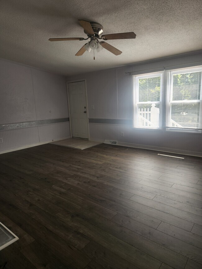 Building Photo - 124 Maynor Ln