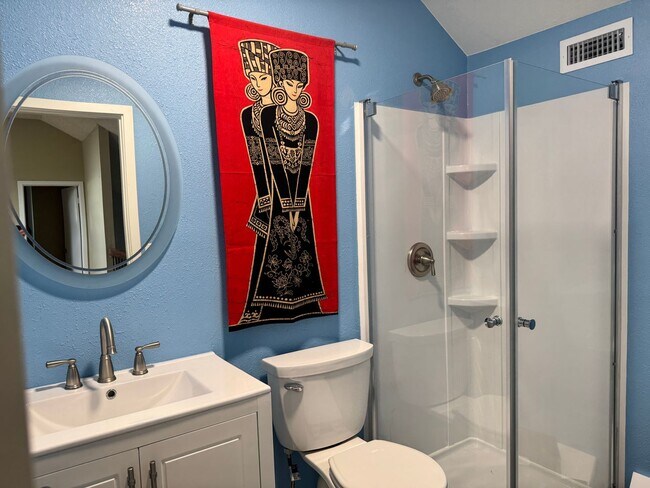 Building Photo - Beautiful 3-Bedroom + Loft Home in Desirab...