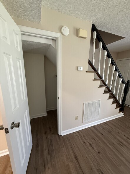 Building Photo - 8611 Leatherwood Trl