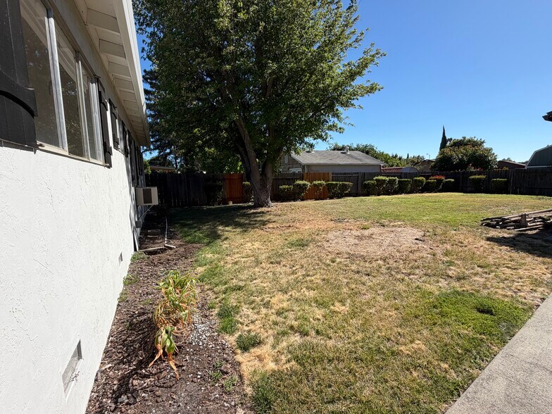 Building Photo - 315 Hamilton Dr