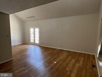 Building Photo - 406 Williamsburg Ct
