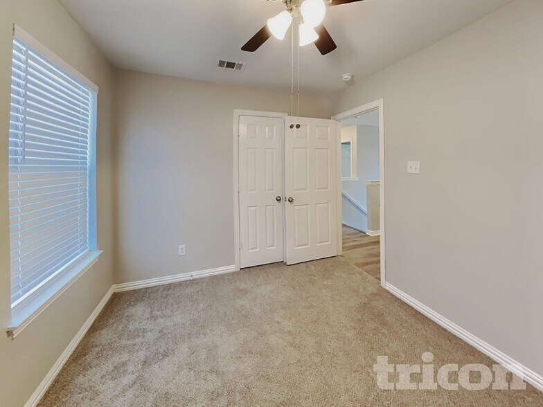 Building Photo - 2705 Lauren Way