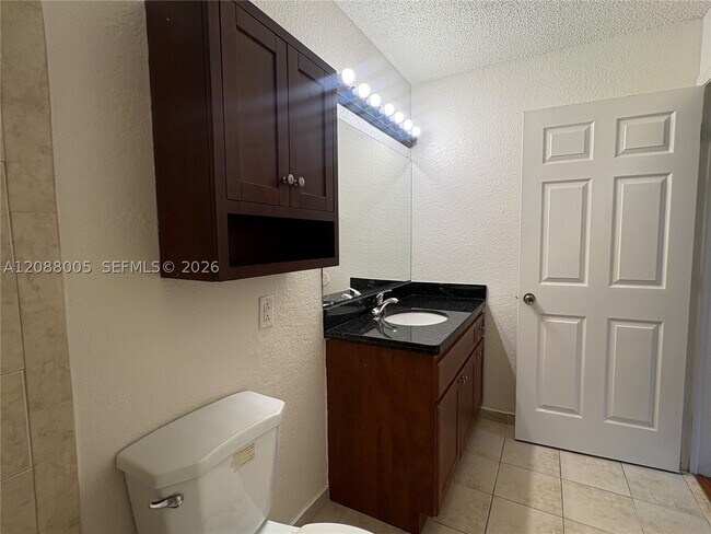 Building Photo - 15570 SW 105th Ln