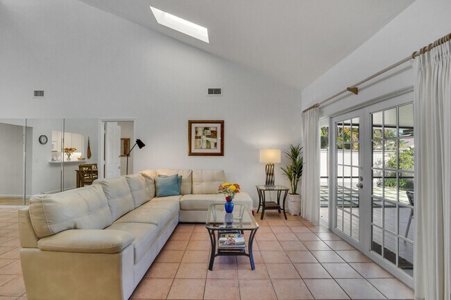 Building Photo - 13403 Bedford Mews Ct