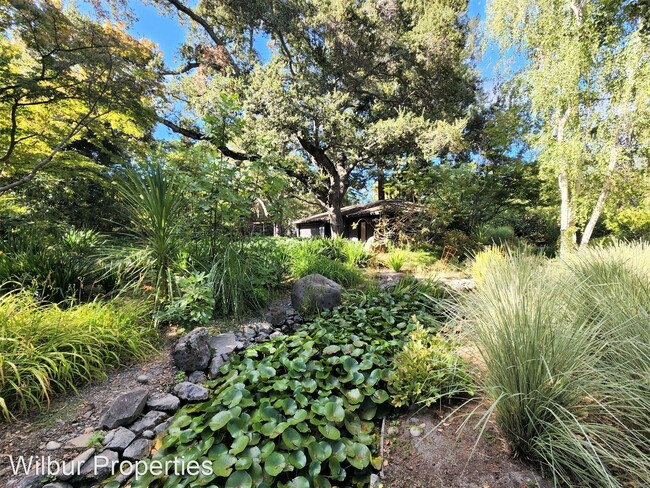 Building Photo - 1 br, 1 bath House - 73A Parkwood Dr.