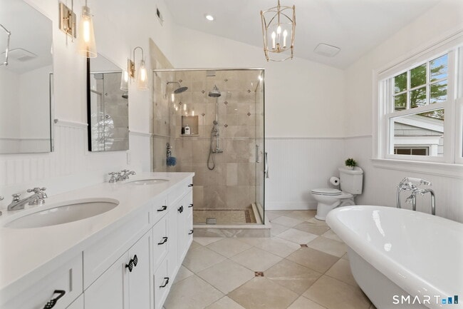 Building Photo - 3 Riverview Rd