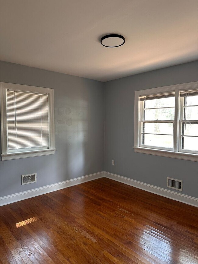 Building Photo - RENTAL HOME 3BD/2BTH