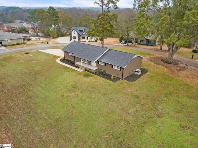 Building Photo - 300 Woodlake Rd