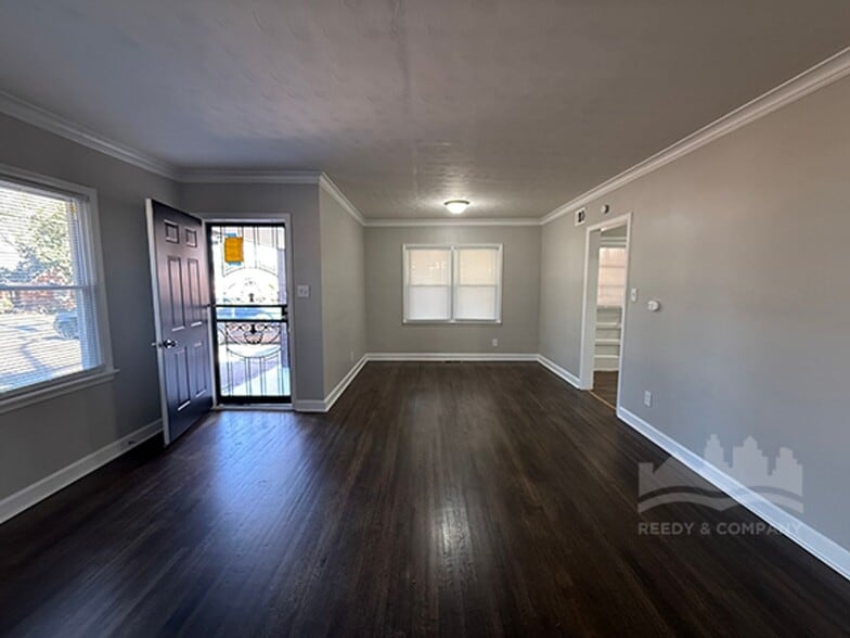 Building Photo - 3547 Barron Ave