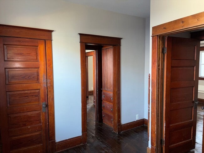 Building Photo - 3 Bedroom House Available Now!!