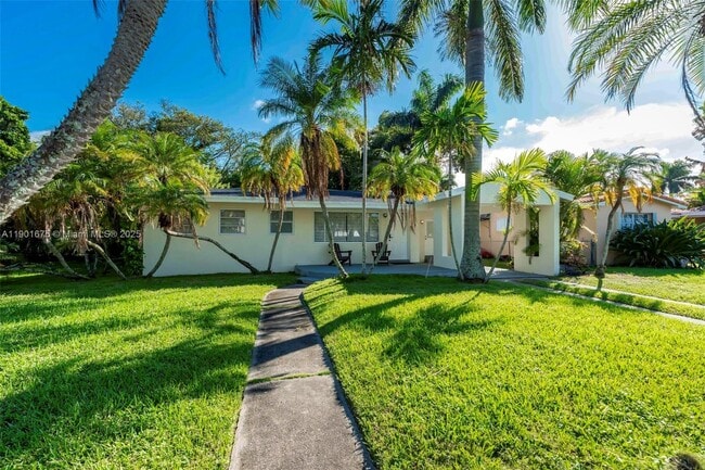 Building Photo - 230 NE 2nd Pl