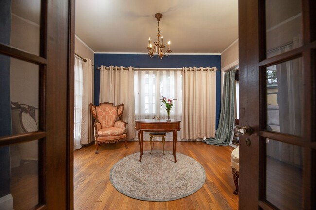 Building Photo - WONDERFUL HISTORIC 5 BED 3 BATH PROPERTY WITH CARRIAGE HOUSE