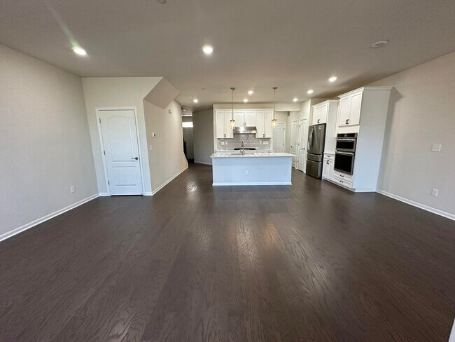 Building Photo - 670 Peppermint Dr