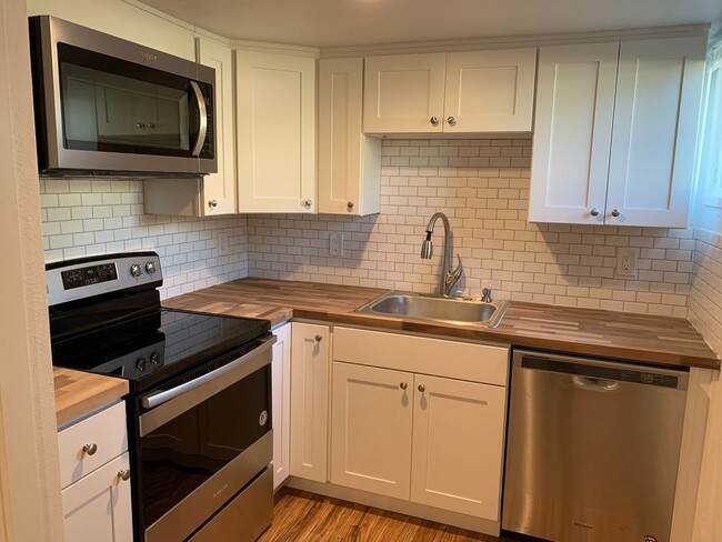 Building Photo - Newly remodeled 1bedroom