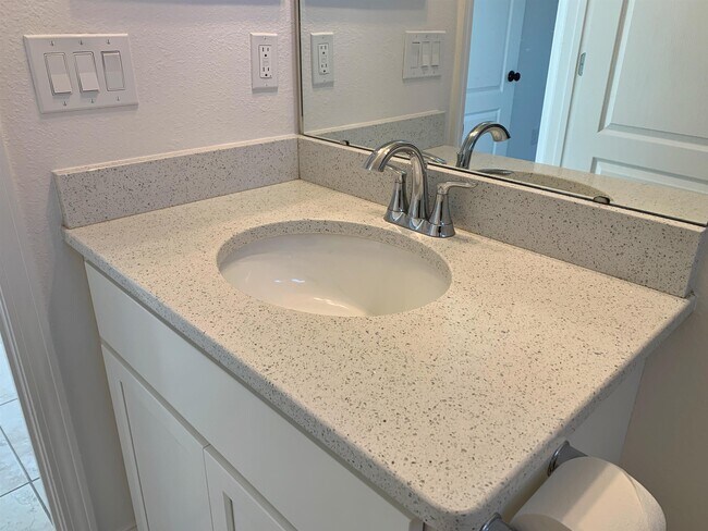 Building Photo - 32 Olivine Ct