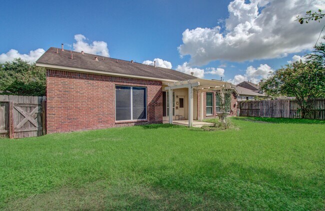 Building Photo - 17611 Emerald Garden Ln
