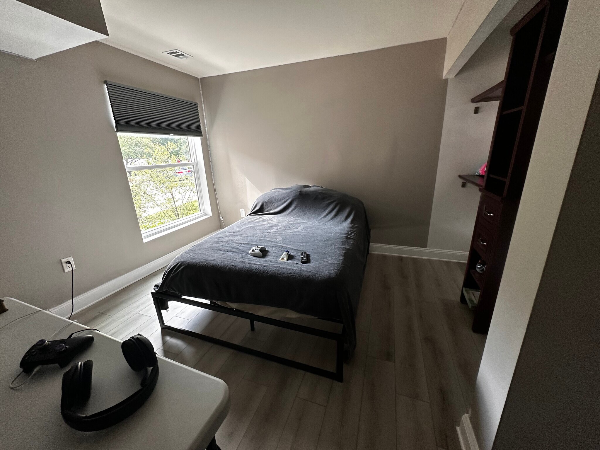 Building Photo - 423 Christopher Ave