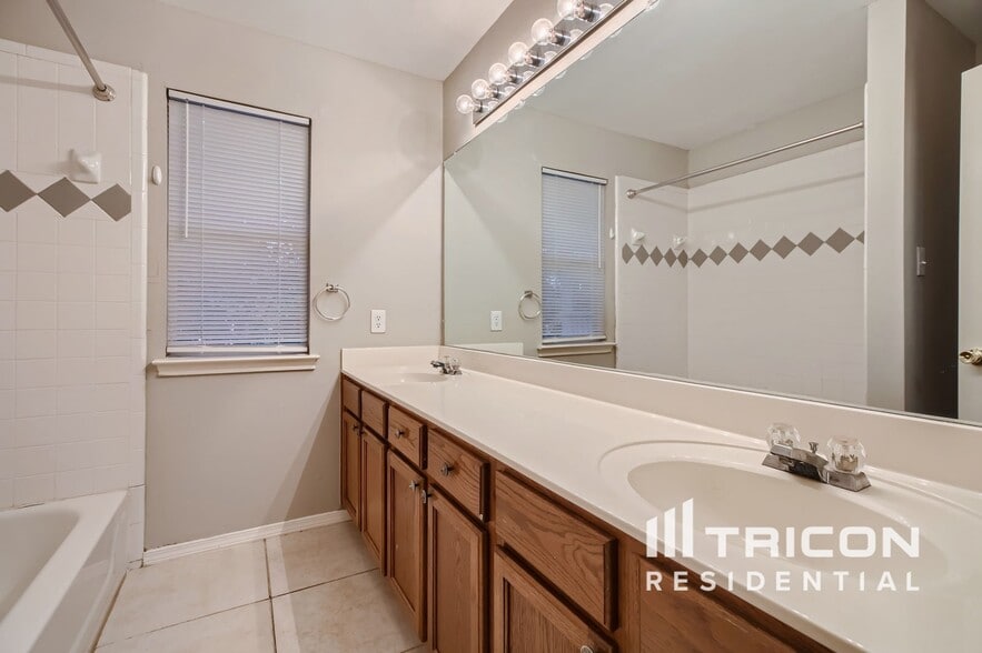 Building Photo - 6026 Elk Valley