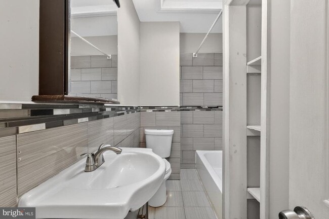 Building Photo - 1640 S 28th St