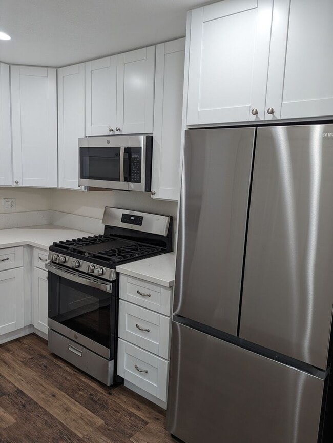 Building Photo - Fully Upgraded 3 Bed/2 Bath Condo - Poway