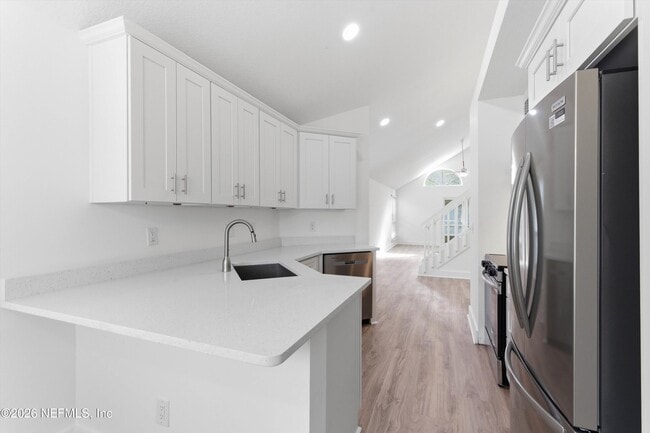 Building Photo - 325 Sunrise Cir