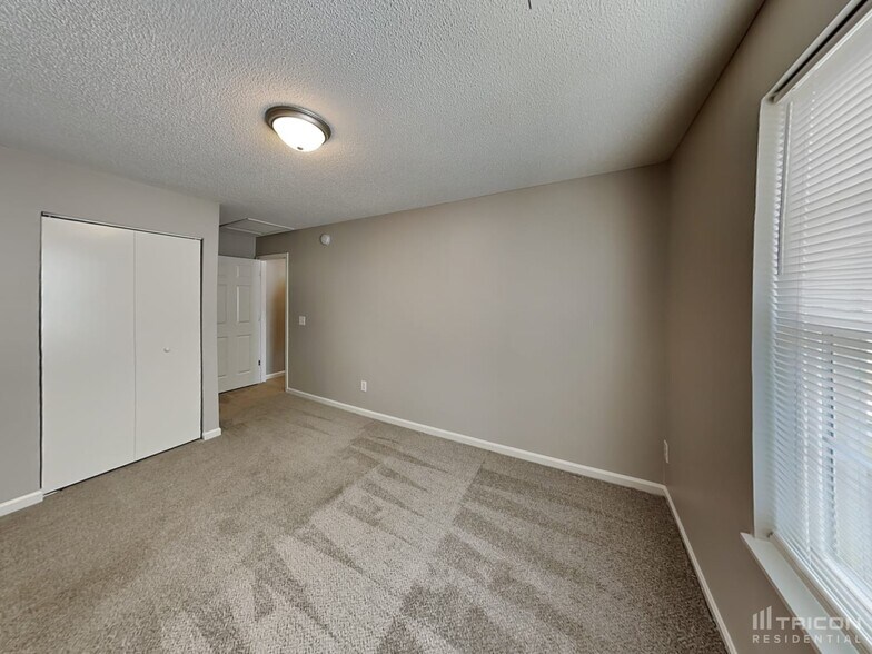 Building Photo - 149 Fox Grove Cir
