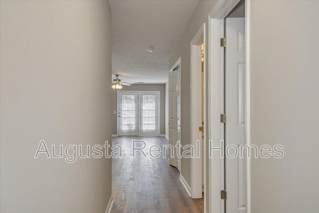 Building Photo - 109 Kelly Dr